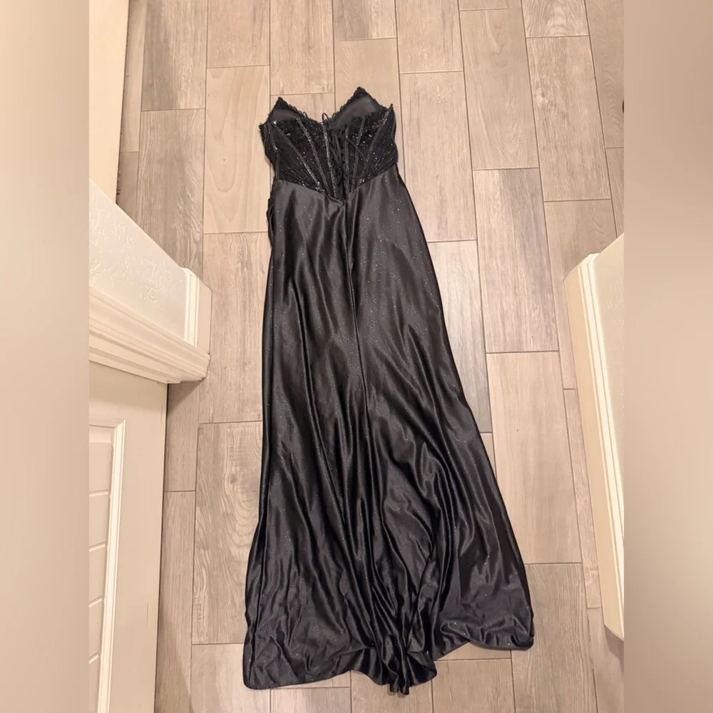 ✨Ladivine Elegant Black Strapless Prom Dress✨Formal Dress‼️WORN ONCE‼️ - Picture 3 of 7